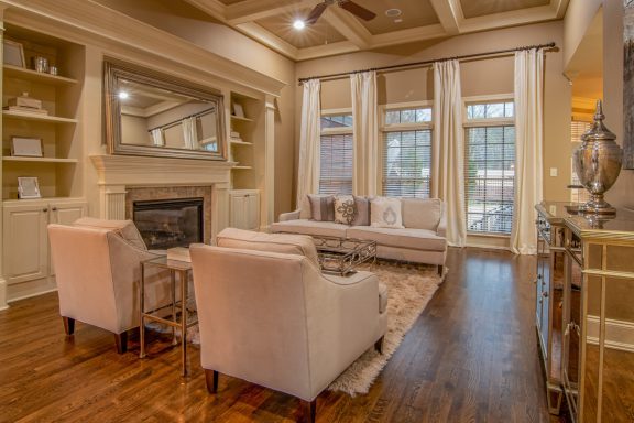 Traditional Style Living Room